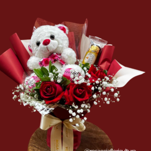 Arranjo K Trio de Rosas